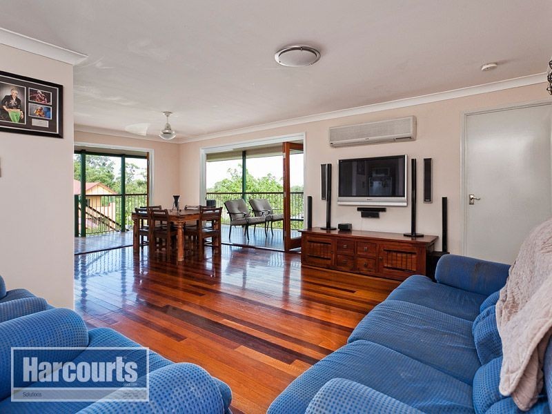 16 Woodrow Court, Ferny Hills QLD 4055