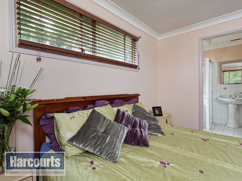 16 Woodrow Court, Ferny Hills QLD 4055