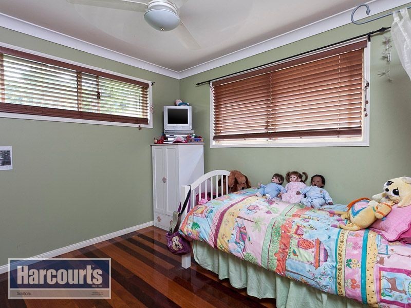 16 Woodrow Court, Ferny Hills QLD 4055