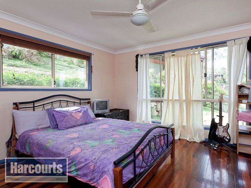 16 Woodrow Court, Ferny Hills QLD 4055