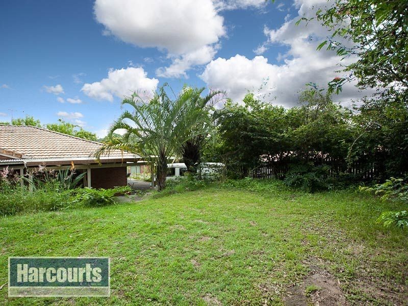 32 Tetragona Drive, Arana Hills QLD 4054