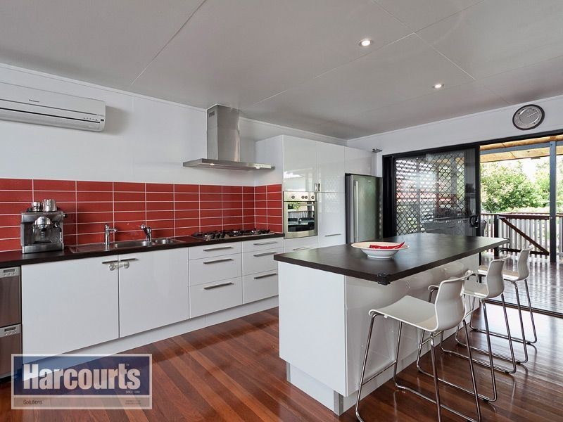 6 St Helens Road, Mitchelton QLD 4053