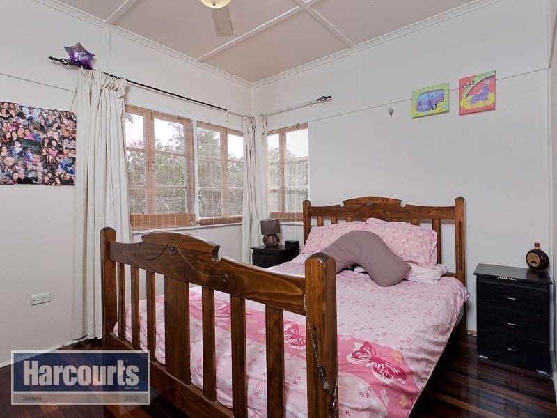 18 Doorey Street, Keperra QLD 4054