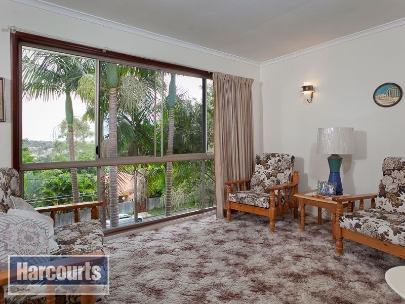 52 Kumbari Crescent, Mitchelton QLD 4053