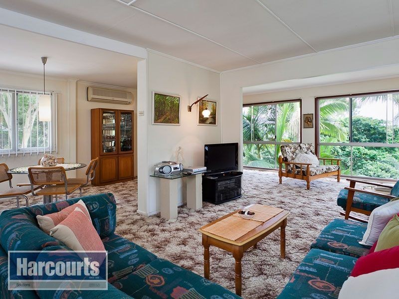 52 Kumbari Crescent, Mitchelton QLD 4053