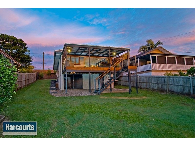 4 Ormeley Street, Stafford Heights QLD 4053