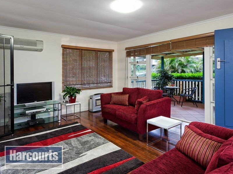 18 Glenrowen Street, Chermside West QLD 4032