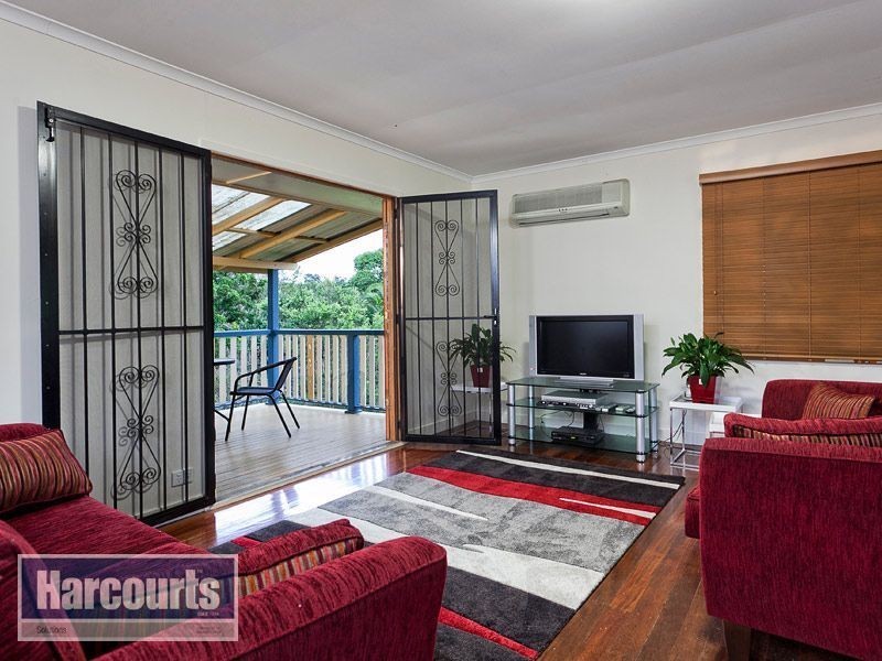18 Glenrowen Street, Chermside West QLD 4032