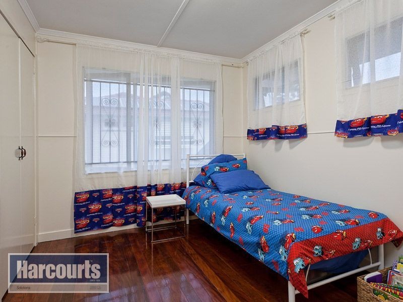 18 Glenrowen Street, Chermside West QLD 4032