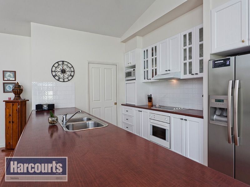 4 Cliff Salisbury Court, Samford Village QLD 4520