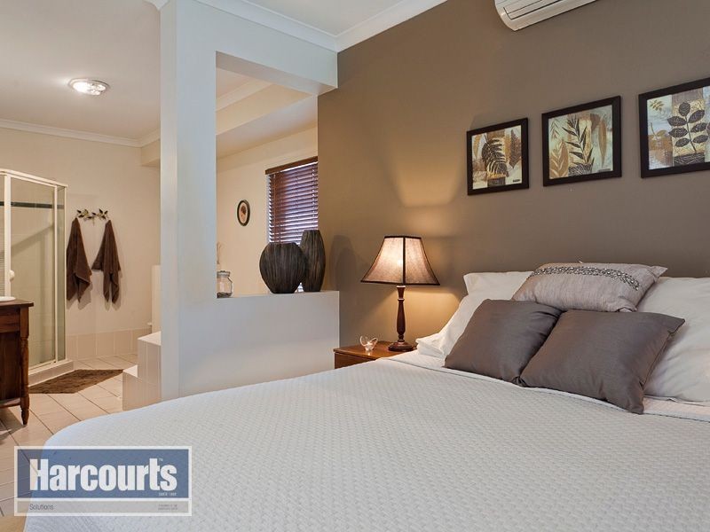 4 Cliff Salisbury Court, Samford Village QLD 4520