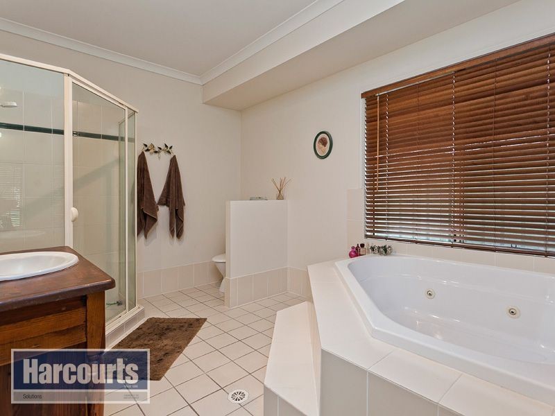 4 Cliff Salisbury Court, Samford Village QLD 4520