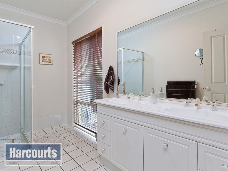 4 Cliff Salisbury Court, Samford Village QLD 4520