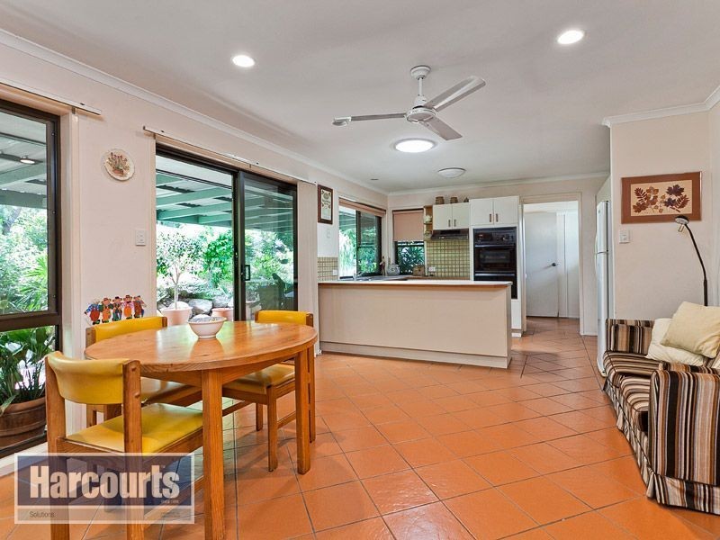 6 Ironwood Court, Arana Hills QLD 4054