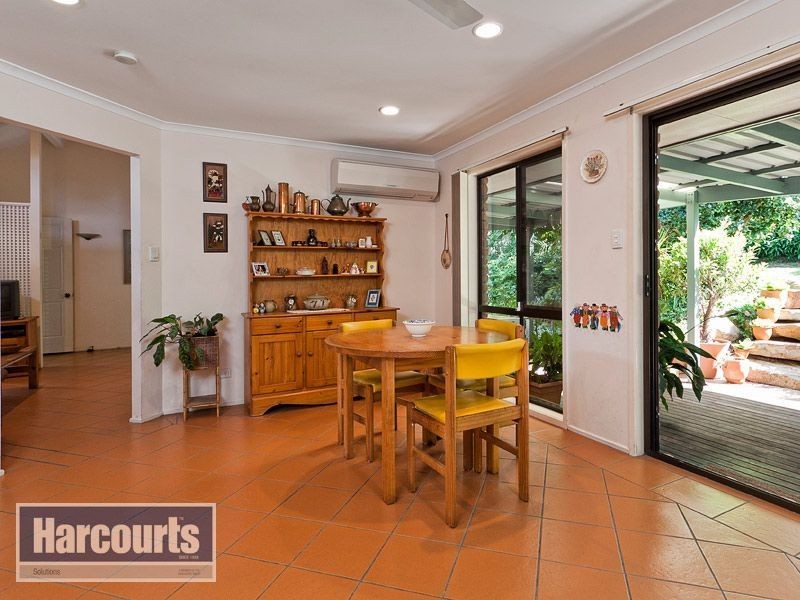 6 Ironwood Court, Arana Hills QLD 4054