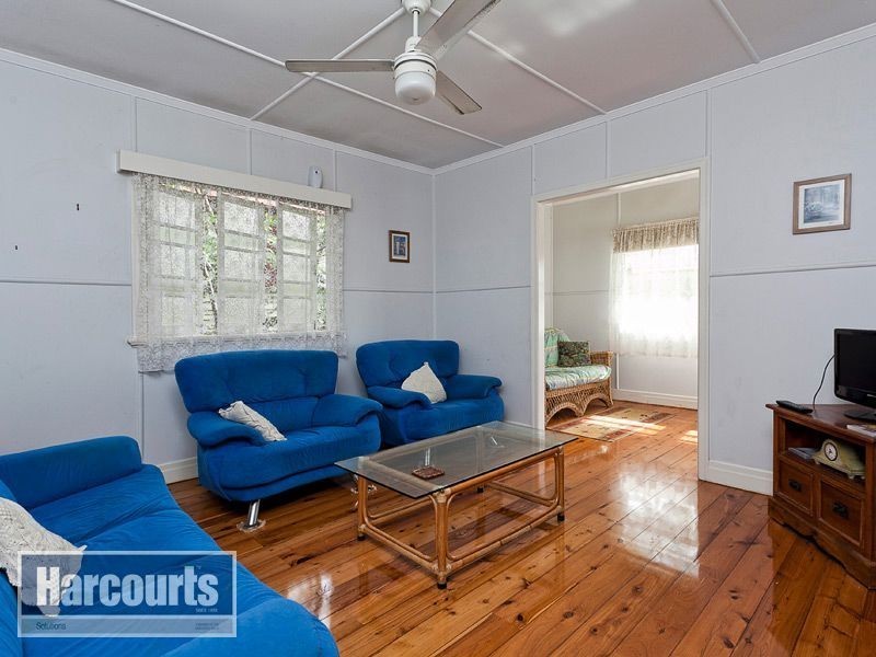 74 Gizerah Street, Mitchelton QLD 4053