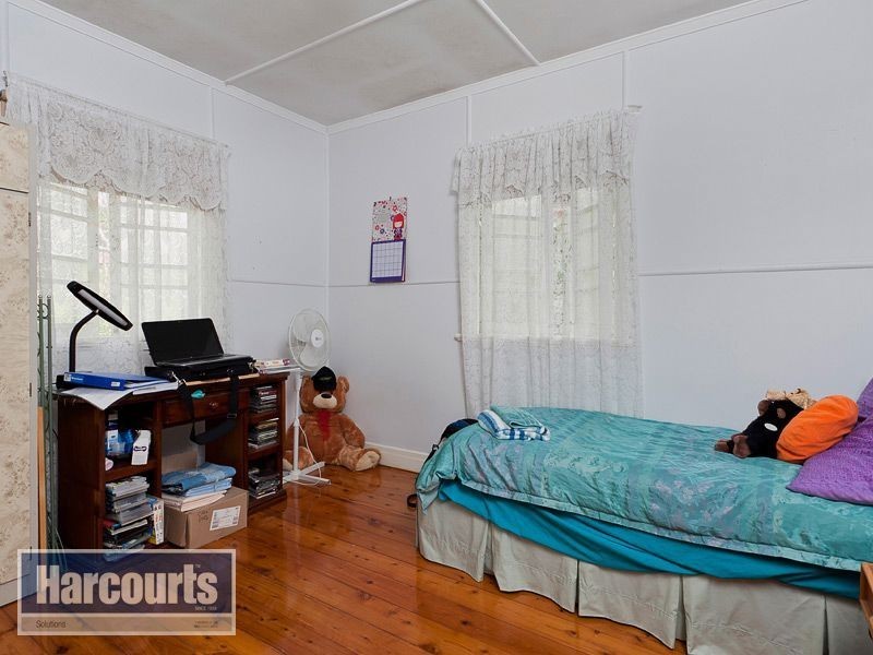 74 Gizerah Street, Mitchelton QLD 4053