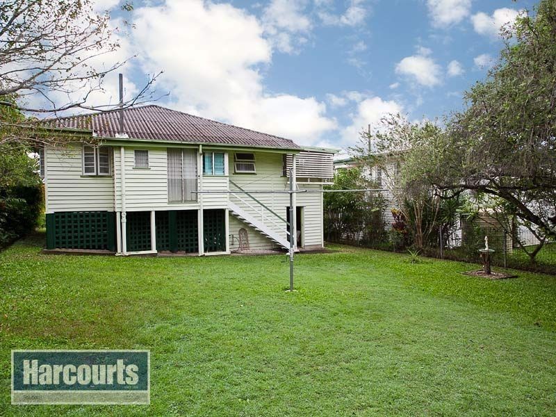 74 Gizerah Street, Mitchelton QLD 4053