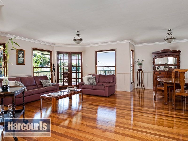 15 Woodtop Court, Ferny Hills QLD 4055