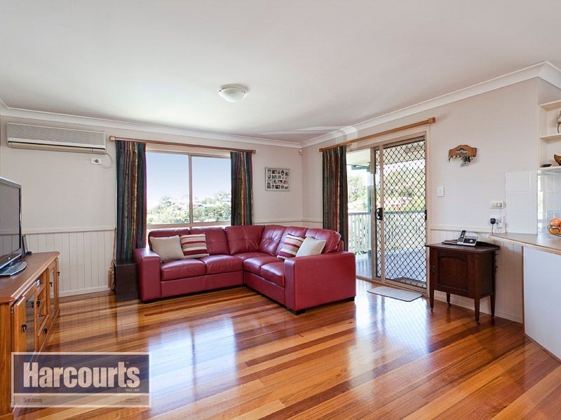 15 Woodtop Court, Ferny Hills QLD 4055