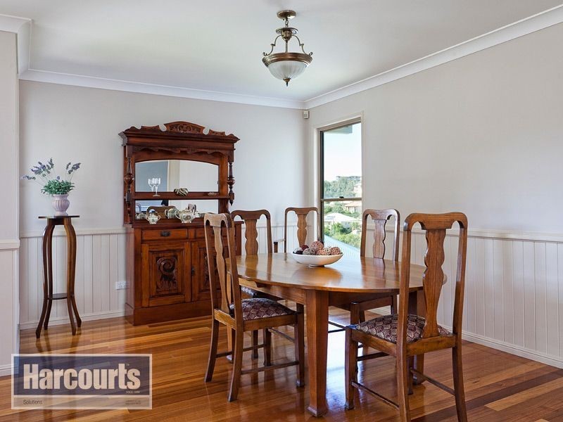 15 Woodtop Court, Ferny Hills QLD 4055