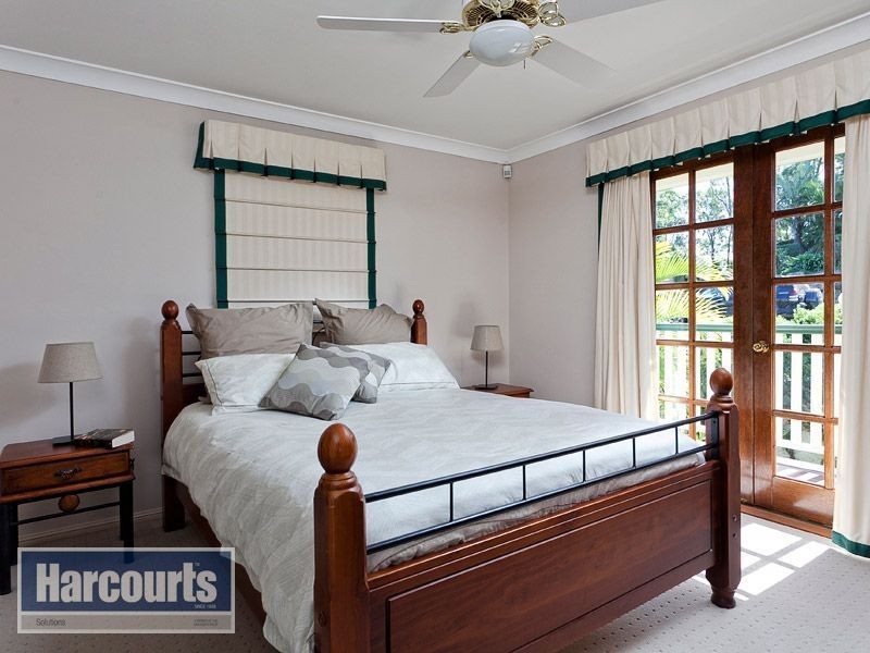 15 Woodtop Court, Ferny Hills QLD 4055