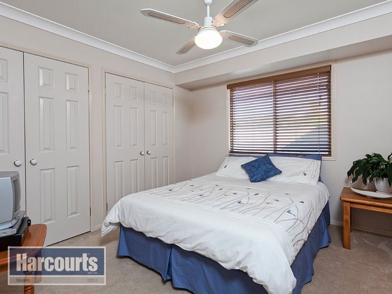 15 Woodtop Court, Ferny Hills QLD 4055