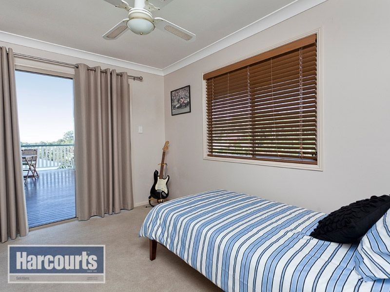 15 Woodtop Court, Ferny Hills QLD 4055