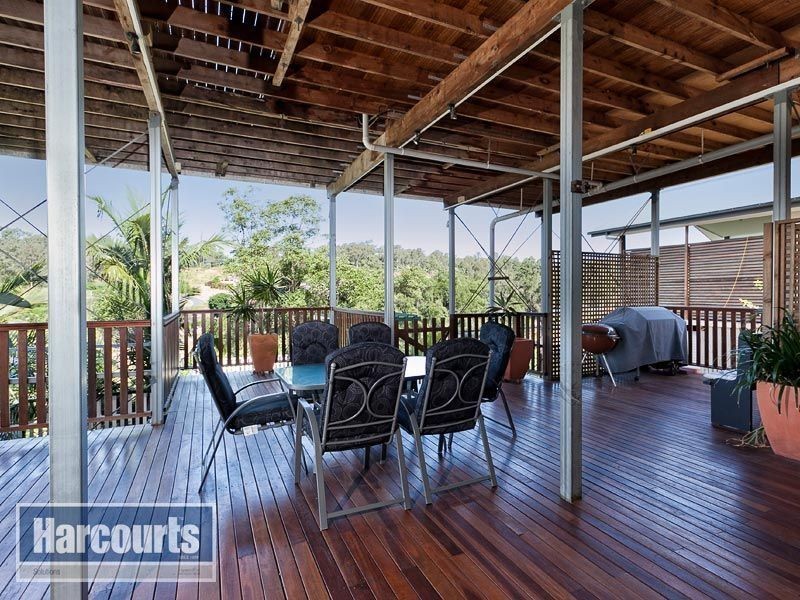 15 Woodtop Court, Ferny Hills QLD 4055