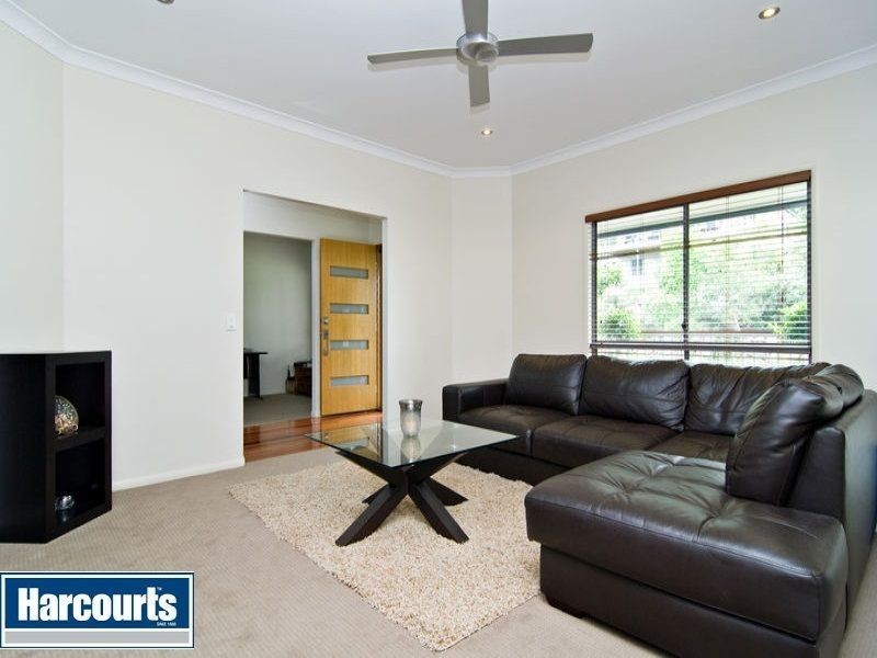 17 Evergreen Street, Mitchelton QLD 4053