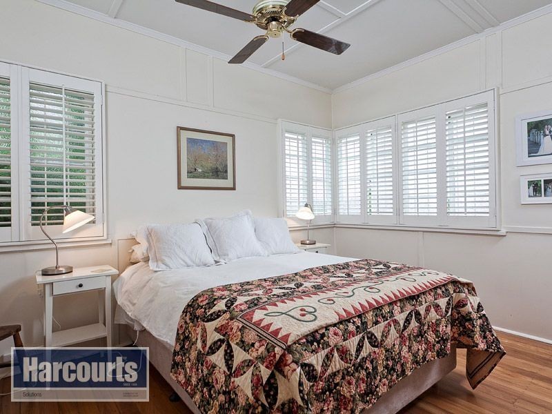 24 Crampton Street, Keperra QLD 4054