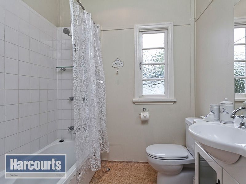 24 Crampton Street, Keperra QLD 4054