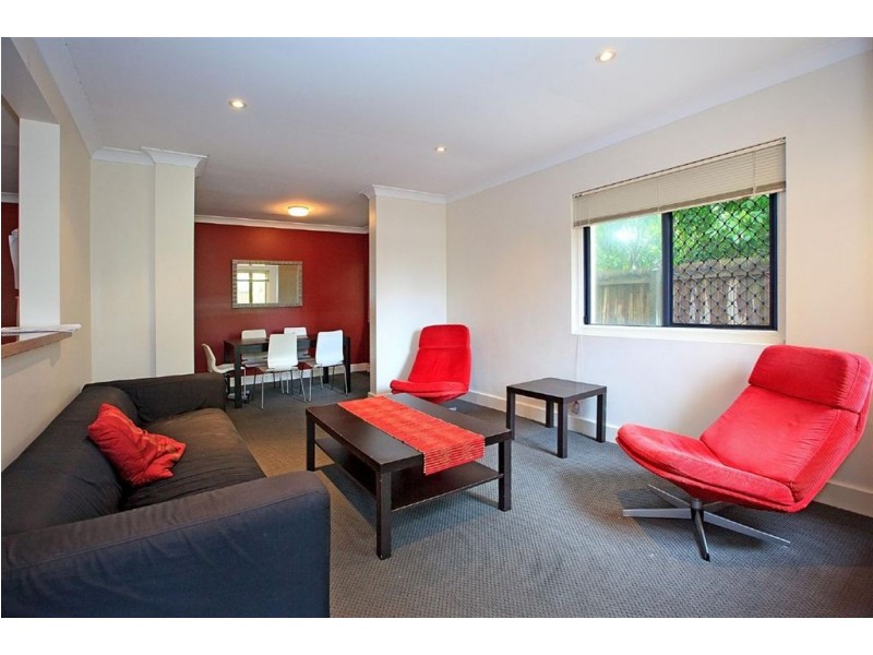 309 Cornwall Street, Greenslopes QLD 4120