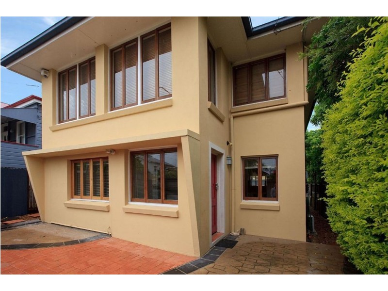 309 Cornwall Street, Greenslopes QLD 4120