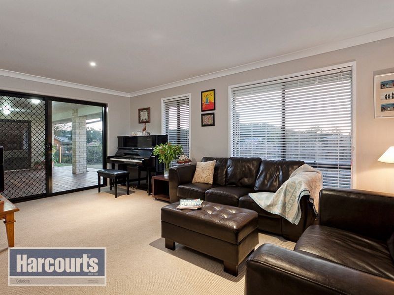 6 Woodgate Court, Ferny Hills QLD 4055