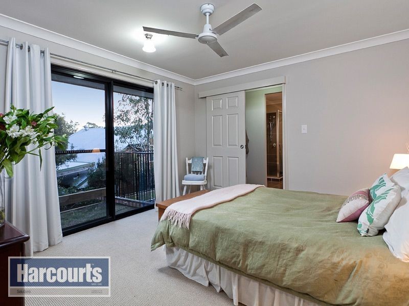 6 Woodgate Court, Ferny Hills QLD 4055