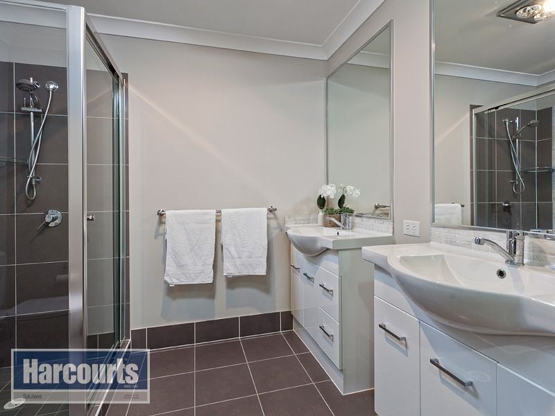 6 Woodgate Court, Ferny Hills QLD 4055
