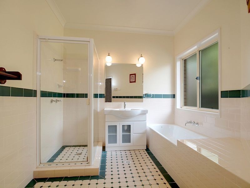 2 Gladewood Court, Samford Valley QLD 4520