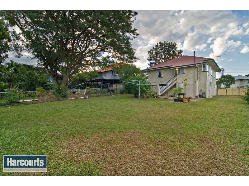 22 Allowrie Street, Stafford QLD 4053