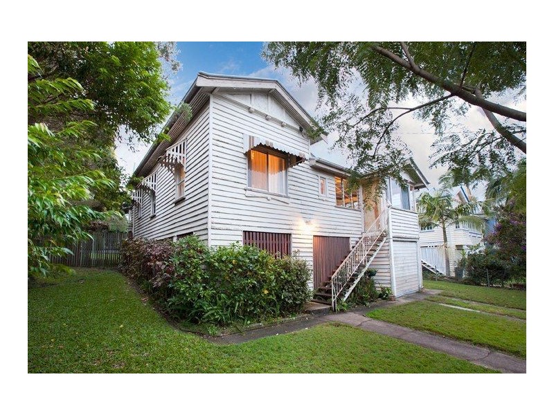 27 Myrtle Street, Grange QLD 4051