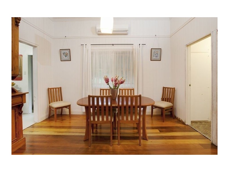 27 Myrtle Street, Grange QLD 4051