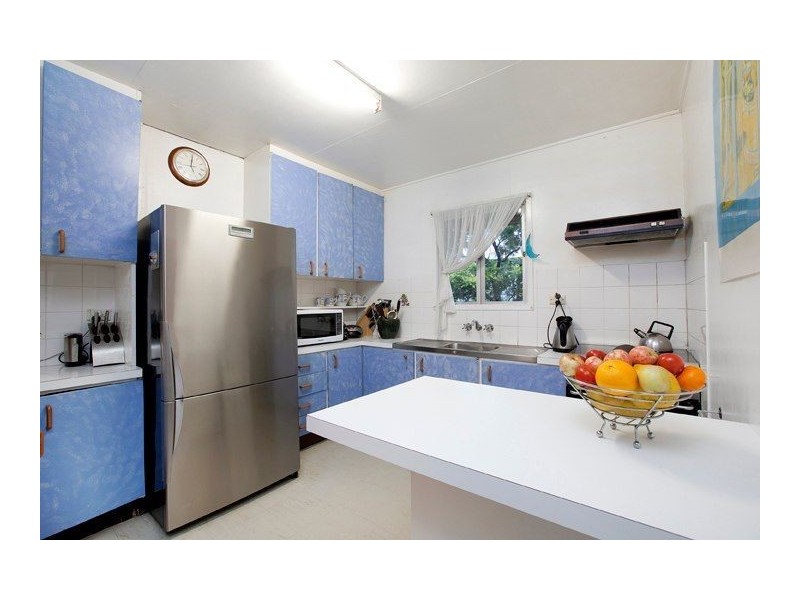 27 Myrtle Street, Grange QLD 4051
