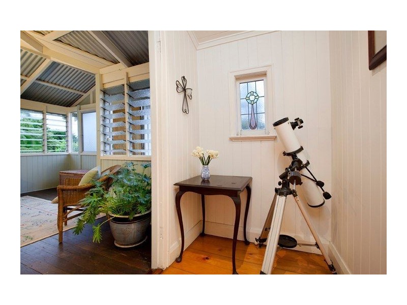 27 Myrtle Street, Grange QLD 4051