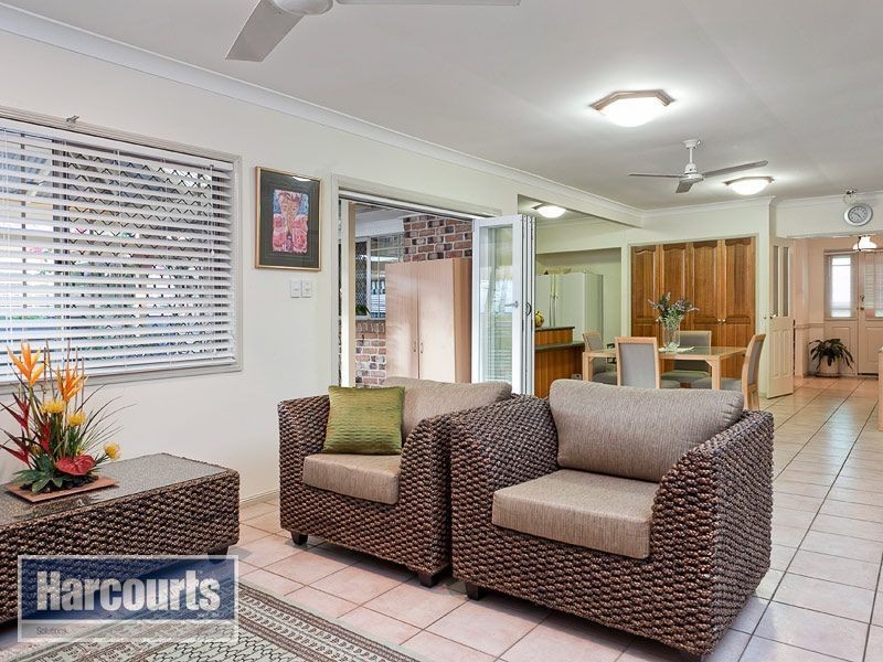 2 Fairview Place, Bridgeman Downs QLD 4035
