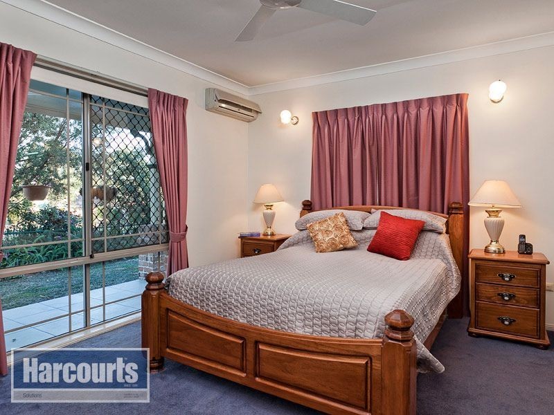 2 Fairview Place, Bridgeman Downs QLD 4035