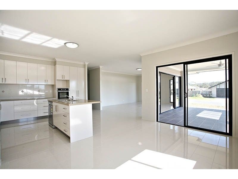 3 Oaklands Place, Upper Kedron QLD 4055