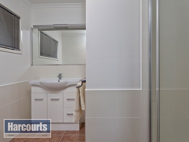 4 Lurneah Crescent, Ferny Hills QLD 4055
