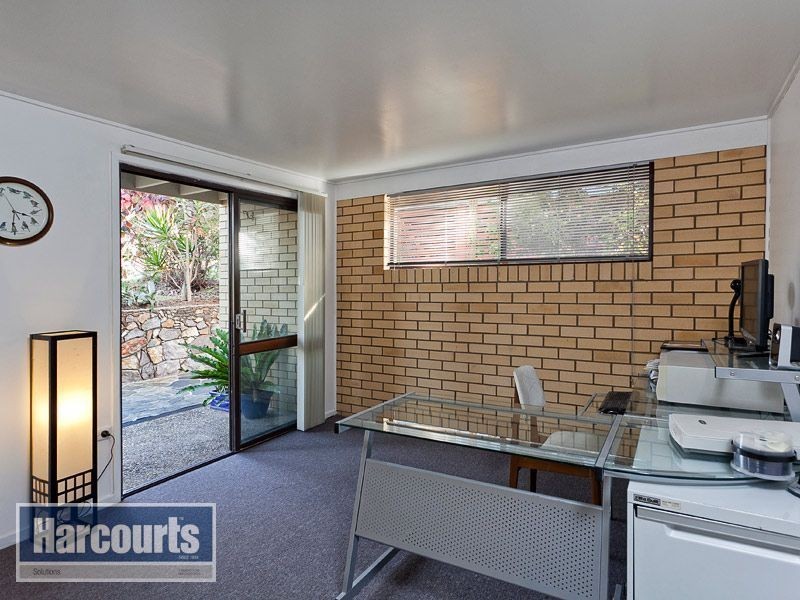 4 Lurneah Crescent, Ferny Hills QLD 4055