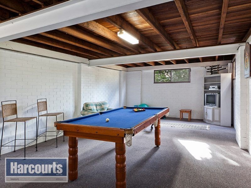 4 Lurneah Crescent, Ferny Hills QLD 4055