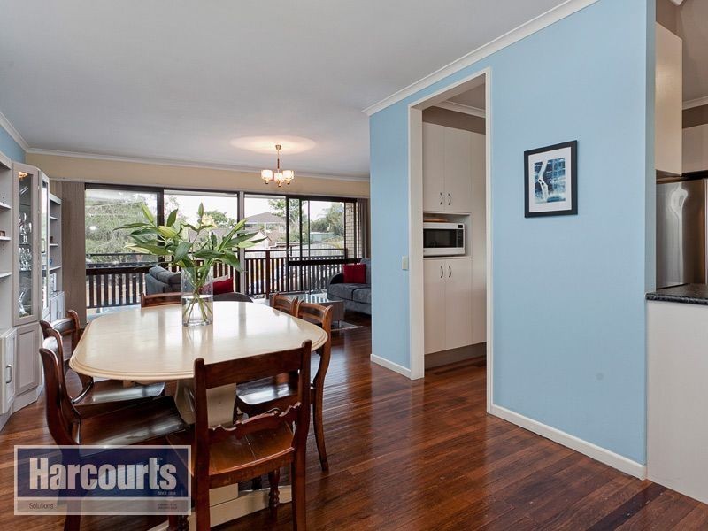 4 Lurneah Crescent, Ferny Hills QLD 4055